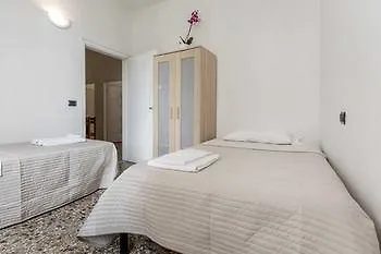 Prestige House Florence Hotel