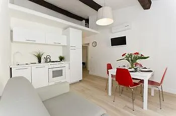 Prestige House Florence Hotel 3*,